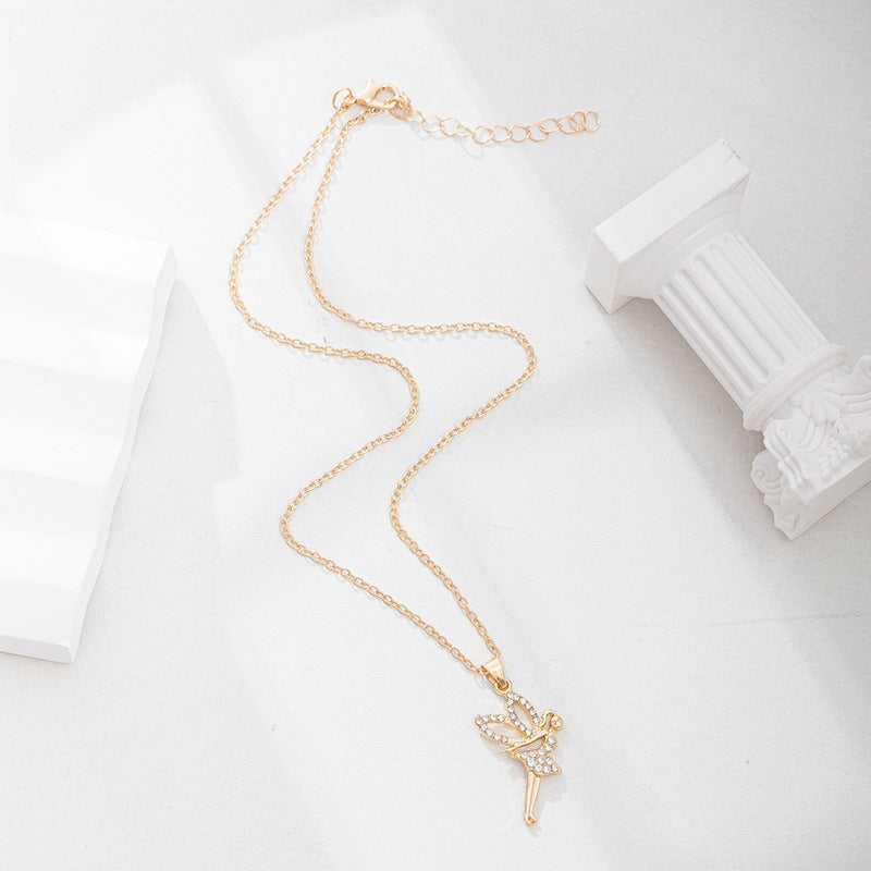European and american cross-border necklace wholesale: new, niche, high-end jewelry, light luxury diamond-studded pendant, women's wing jewelry accessories
