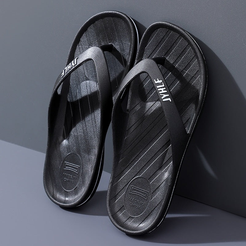 Stylish men's flip-flops: summer outdoor anti-slip casual thongs, thick-soled beach fashion sandals