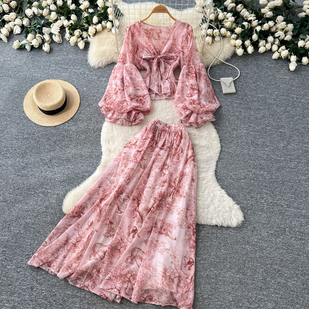 French romantic floral print two-piece set for women - autumn collection, high-end v-neck, cinched waist, mesh midi skirt outfit