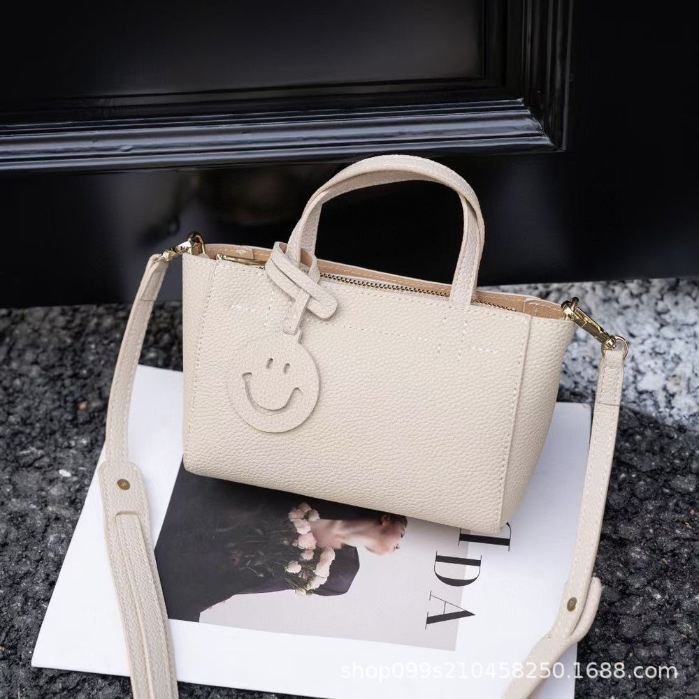 Fashioncasual first-layer cowhide shoulder crossbody small bag for women easiest for match2024new arrival genuine leather satchel small bag casual bag