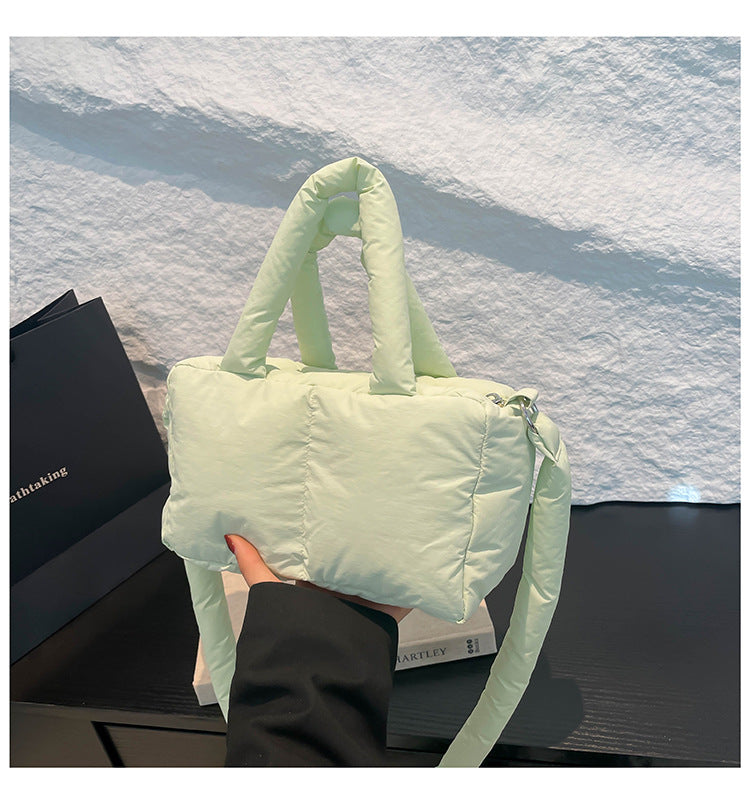 Cross-border new niche design large-capacity fashion handbag casual summer personality trendy shoulder messenger tote bag