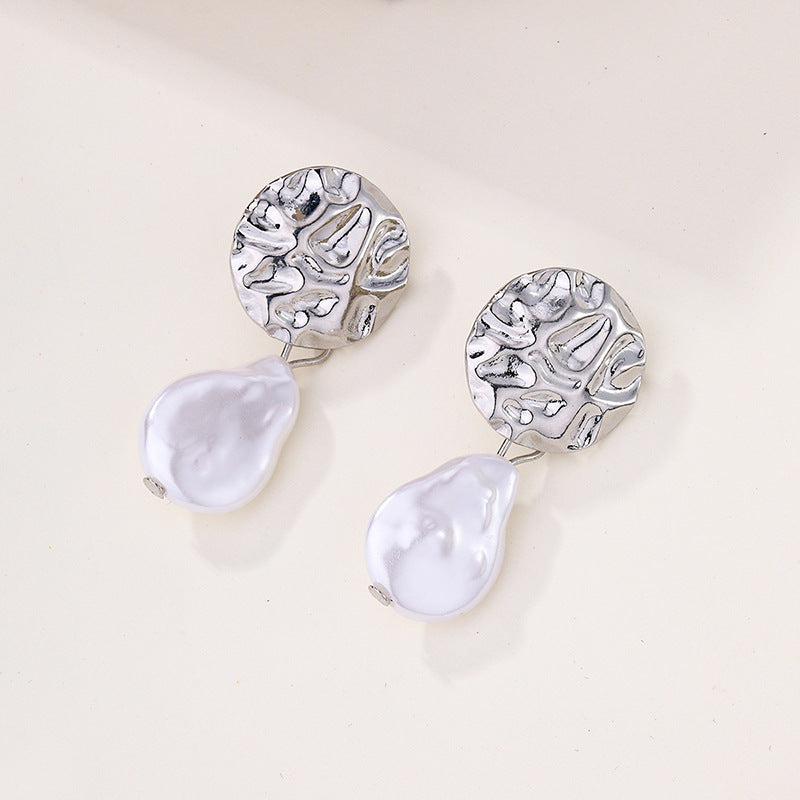 Women's earrings wholesale: european and american cross-border autumn/winter earrings, unique alloy irregular pearl stud earrings