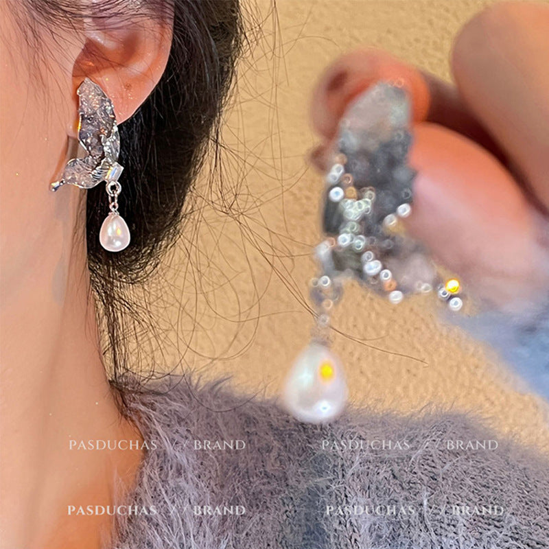 2025 hot-selling luxury-inspired pearl and floral earrings: korean-style tassel, high-end, fashionable, and elegant studs and dangles