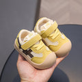 New spring, summer, and autumn soft-soled athletic shoes for babies: mesh sneakers for boys and girls, toddler shoes for ages 1-3, casual sneakers for young children