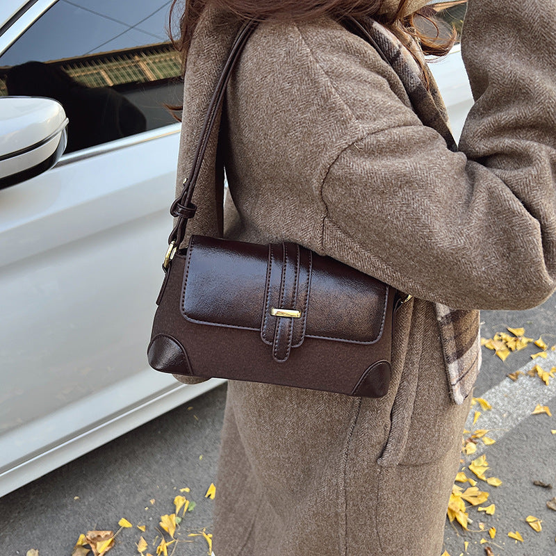 New high-texture French retro shoulder bag temperament versatile commuter bag niche design color matching fashion underarm bag