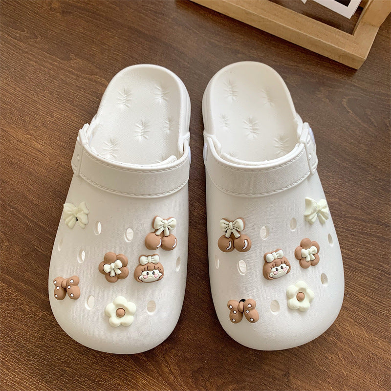 Sweet croc shoes for women, girly heart summer, cute student internet celebrity outwear, non-slip, stomping on shit, soft thick sole beach shoes