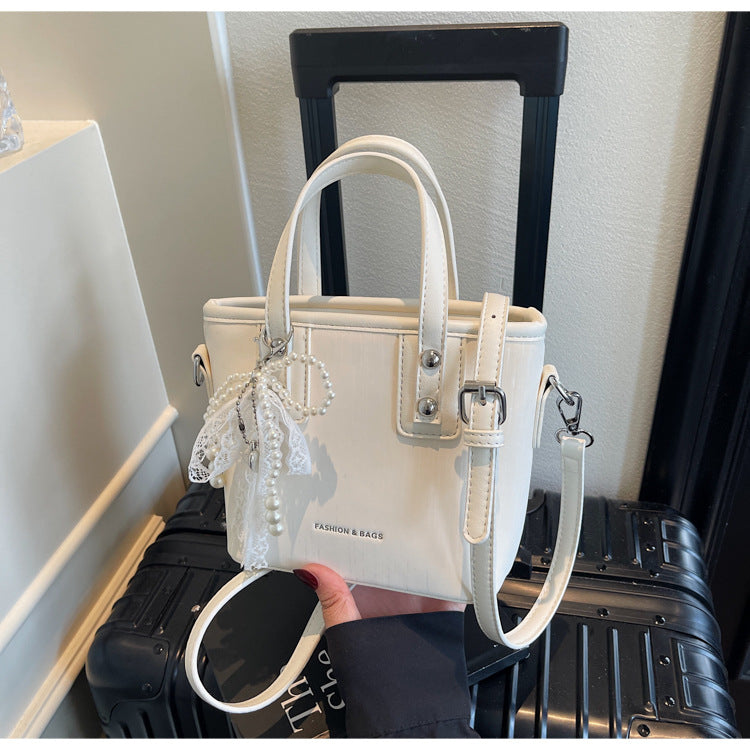 Cross-border Korean version small bag women's summer 2025 new trendy fashion shoulder bag commuter bag outer single portable bucket bag
